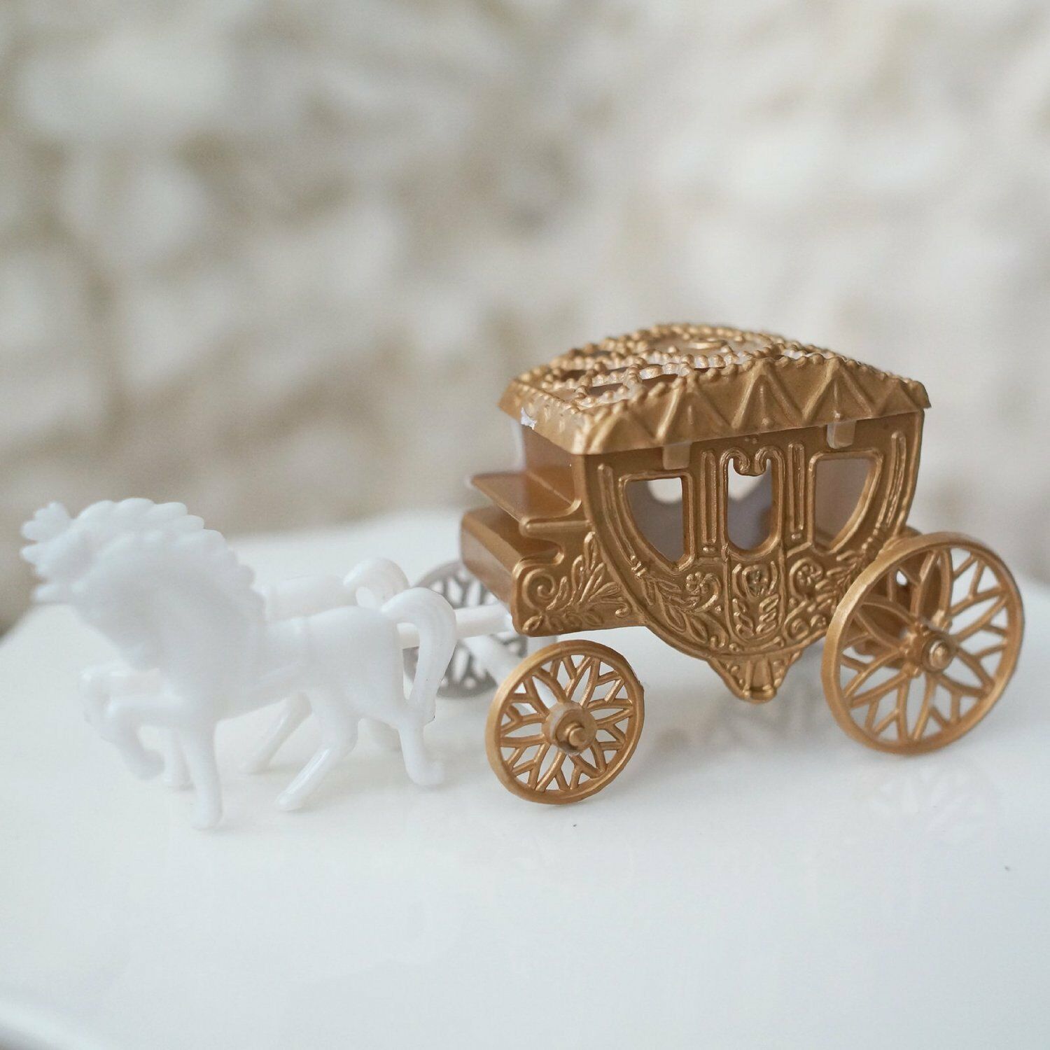 Royal Vintage Cinderella Horse And Carriage Coach Cake Topper Gold & White Decor
